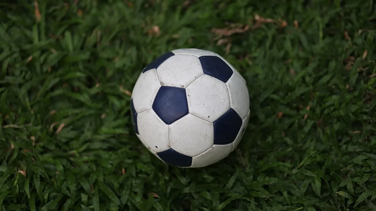 how to bet on yourself on call of duty - football on a pitch